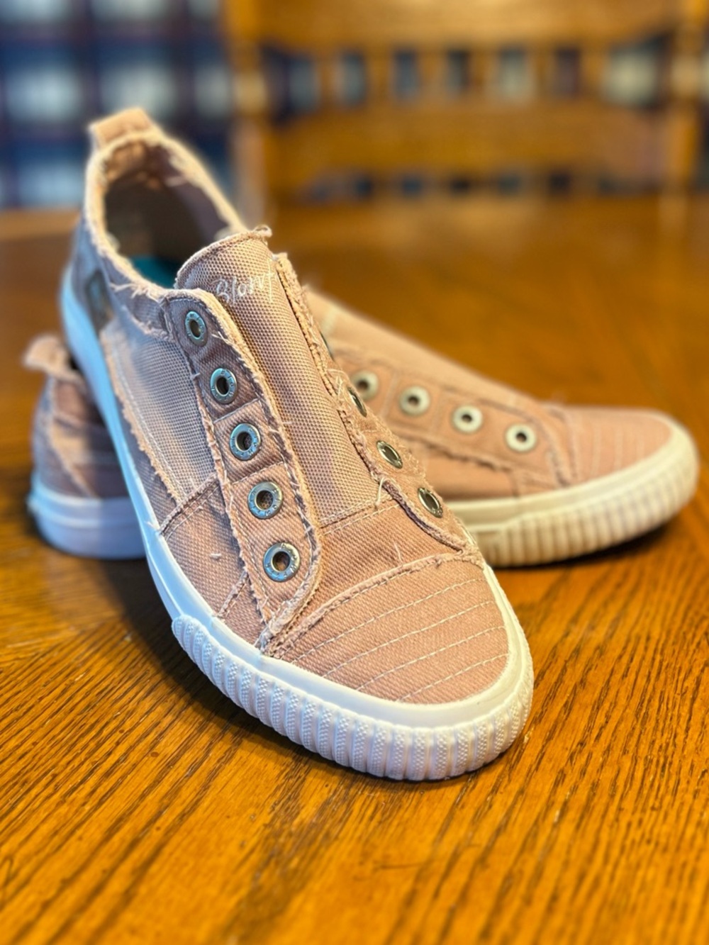 Blowfish Malibu Mauve Slip-On Sneakers Sz 9